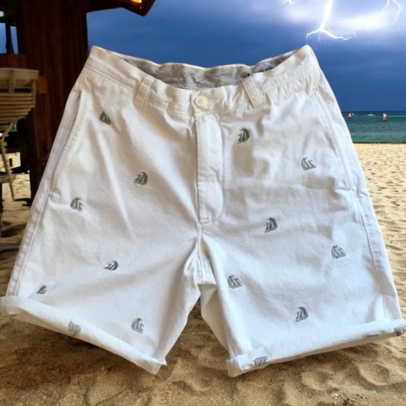 J. Crew “Broken In” Shorts White With Sailboats - Picture 14 of 16